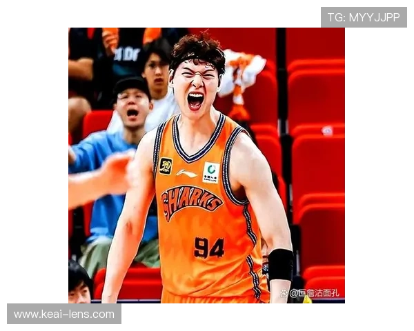 篮球赛快讯聚焦终场绝杀与逆转风云激荡全场热血对决点燃观众激情时刻 - 副本 (3)